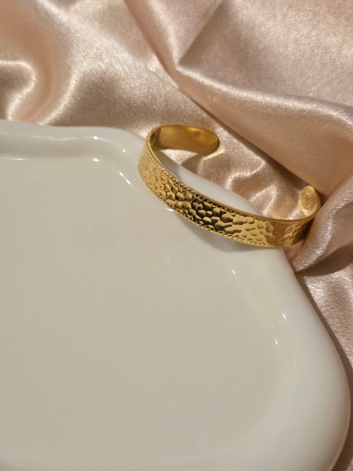 ANASTASIA - Textured Gold Cuff - 18K Gold Plated