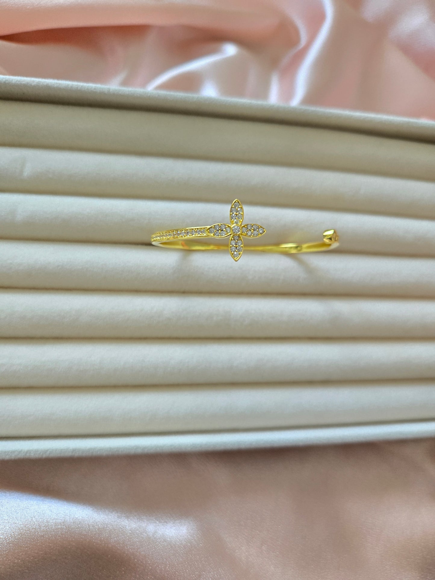 HANA Cuff -18K Gold Plated