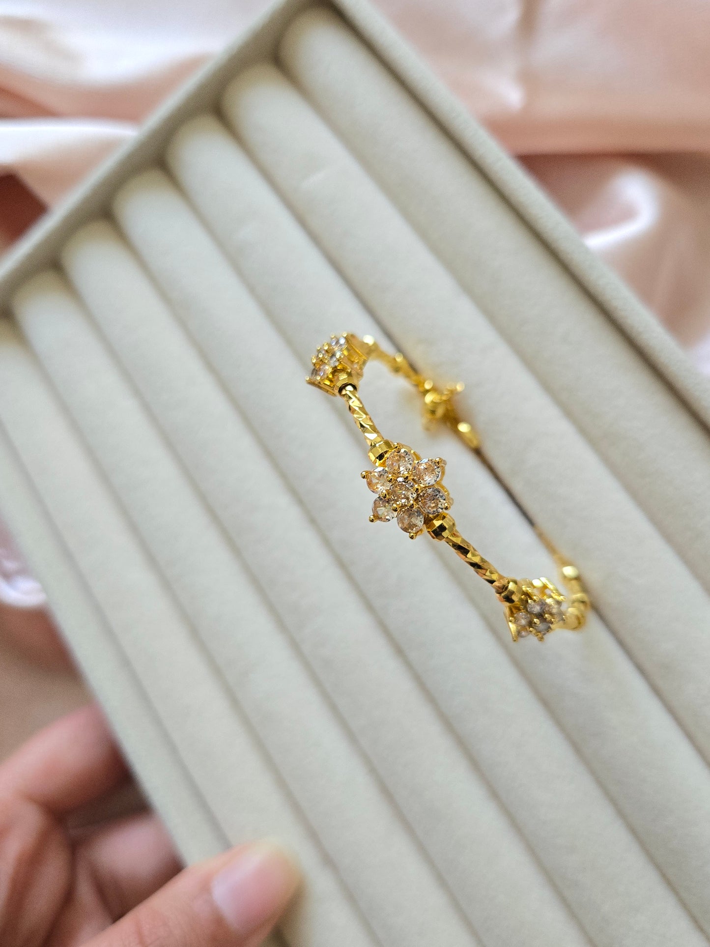 FLORA Bangle - 18K Gold Plated