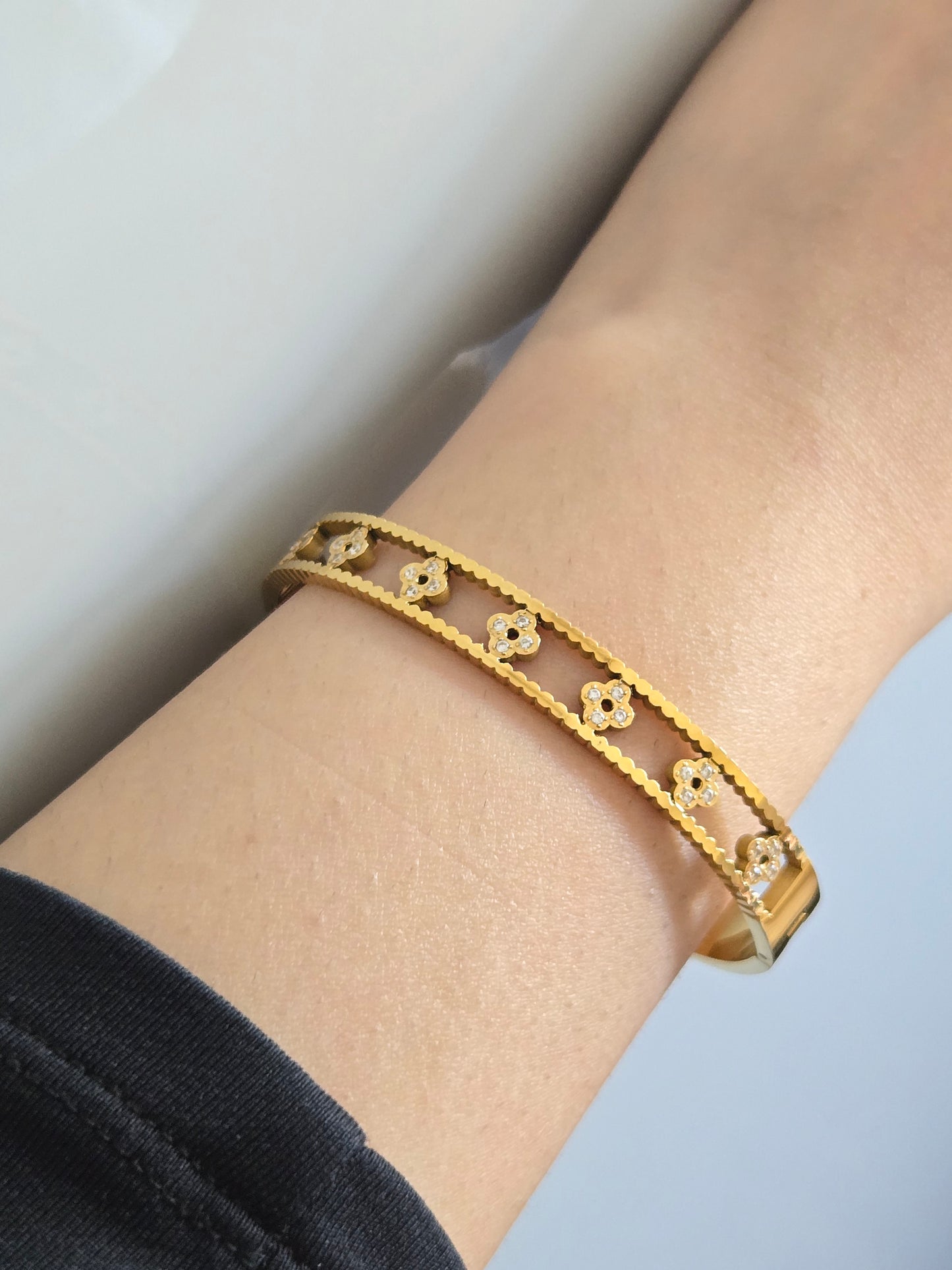 JAMILA - Gold Motif Bangle - Stainless Steel
