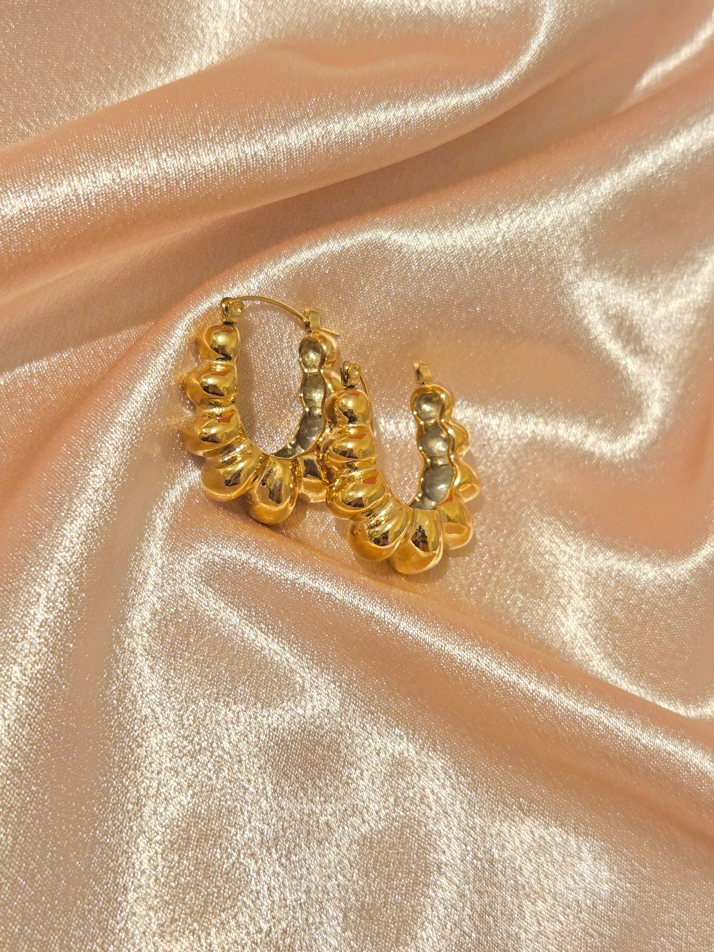 MONA Gold Hoop Earring - 18K Gold Plated