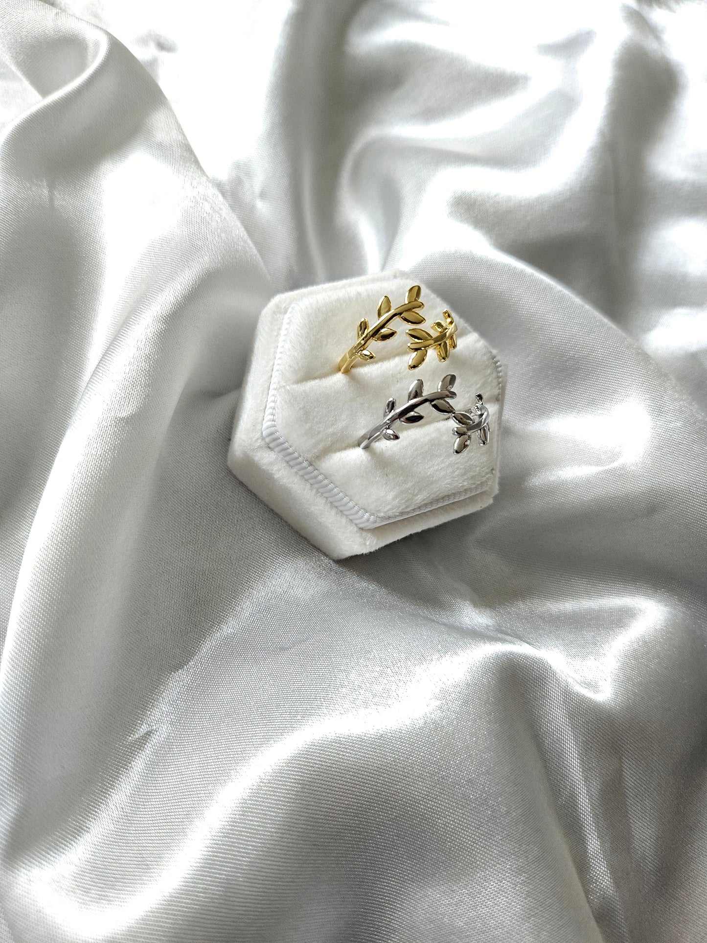 JUNIPER Leaf Resizable Rings - Stainless Steel