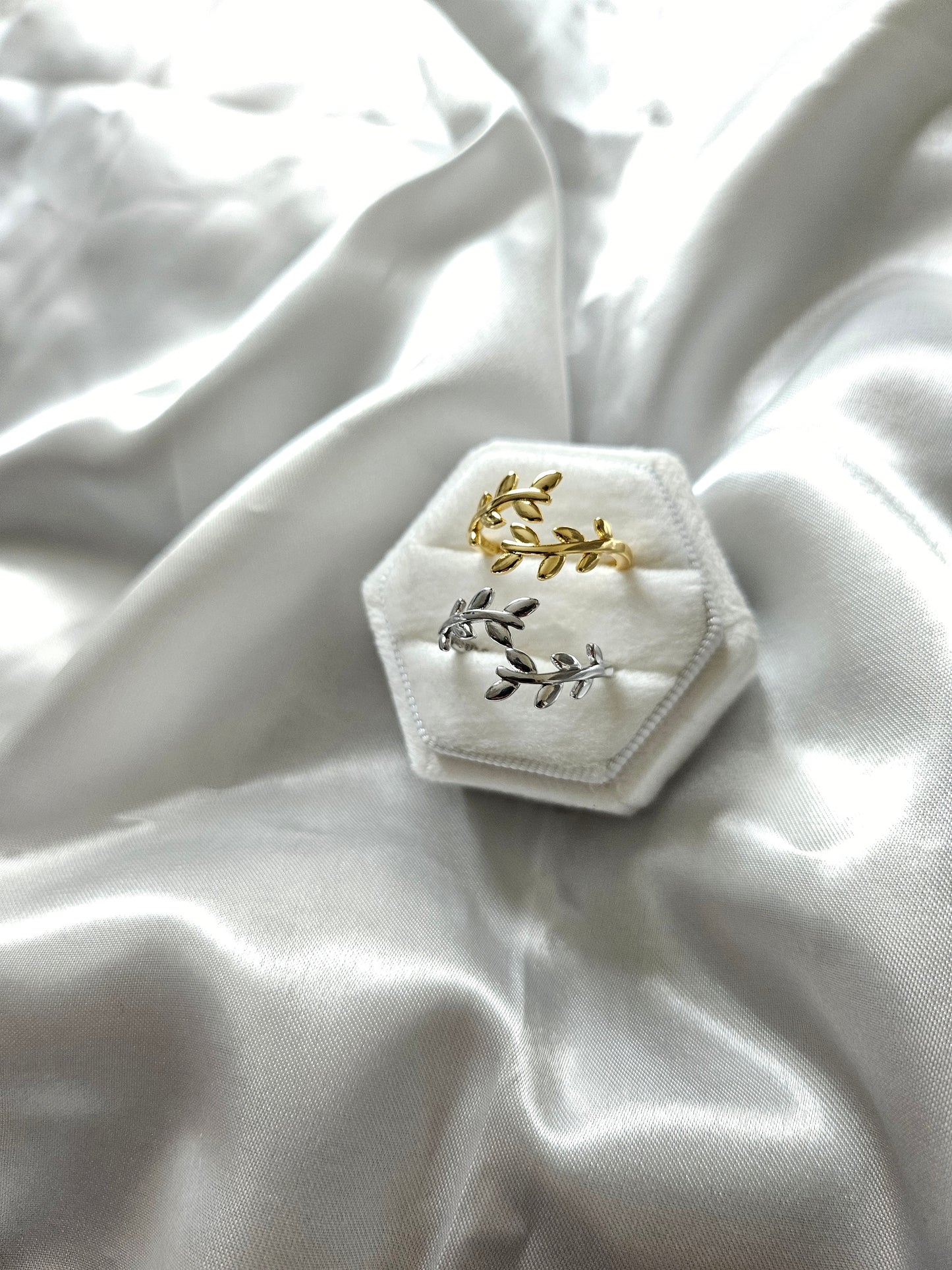 JUNIPER Leaf Resizable Rings - Stainless Steel