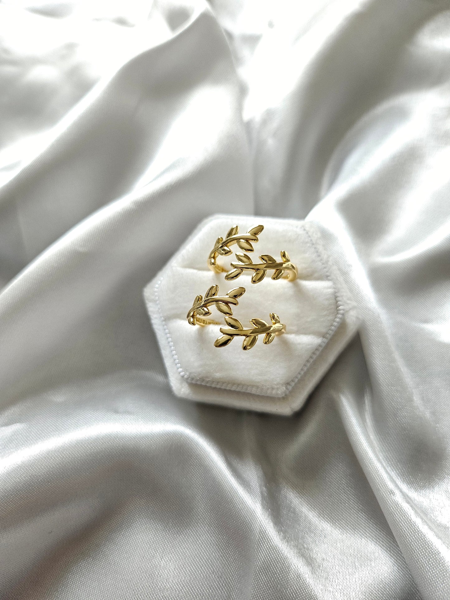 JUNIPER Leaf Resizable Rings - Stainless Steel