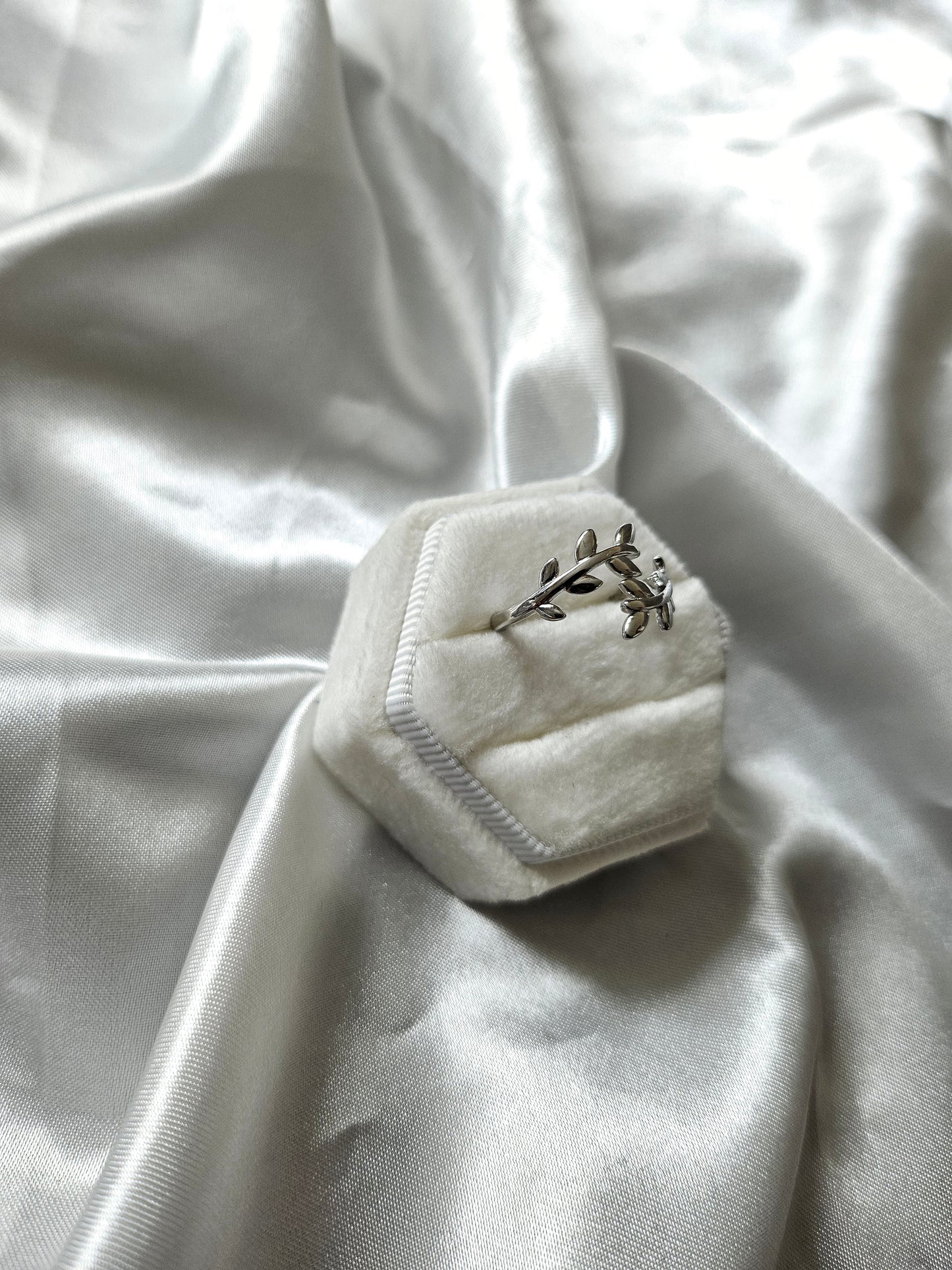 JUNIPER Leaf Resizable Rings - Stainless Steel