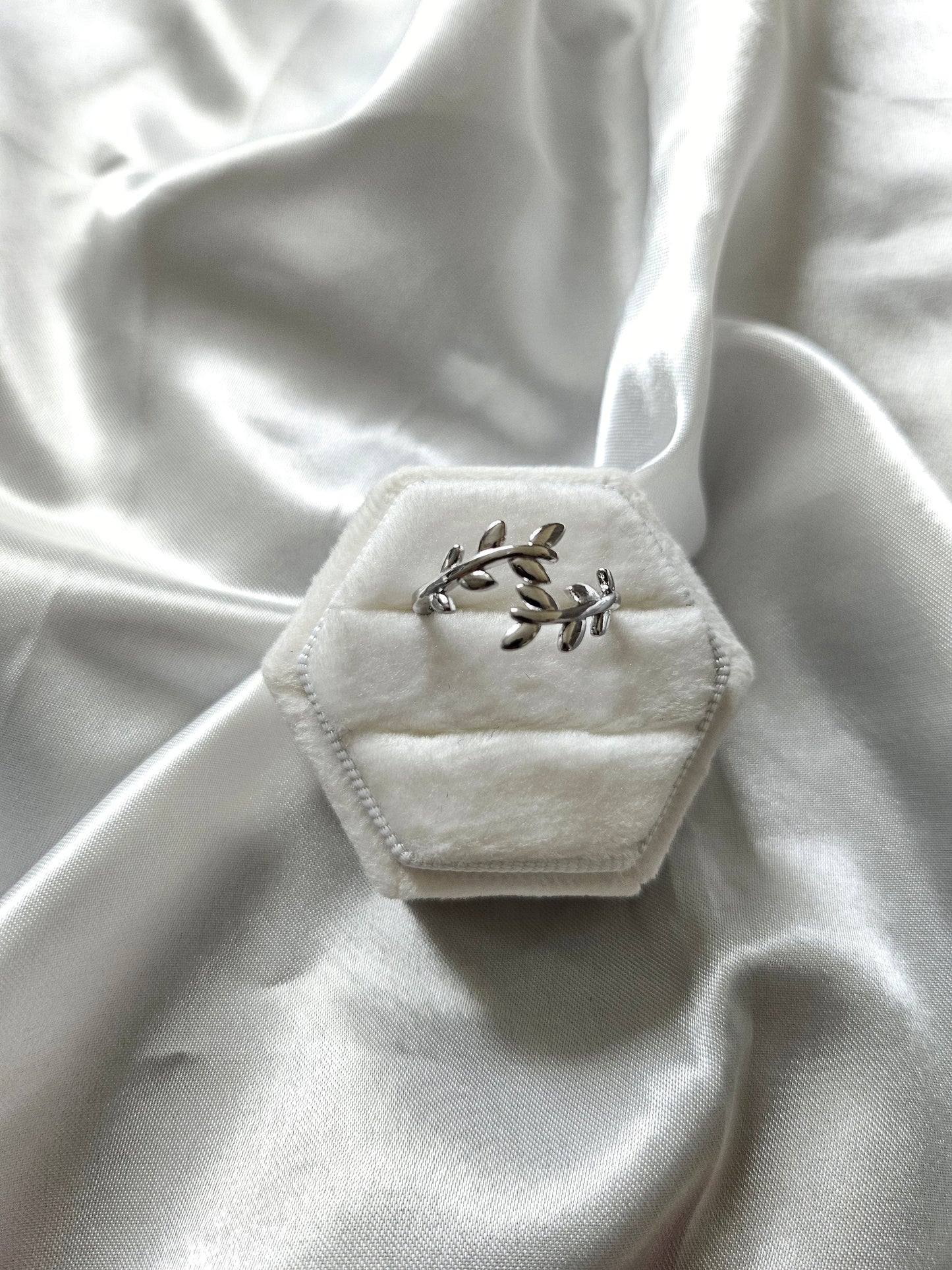 JUNIPER Leaf Resizable Rings - Stainless Steel