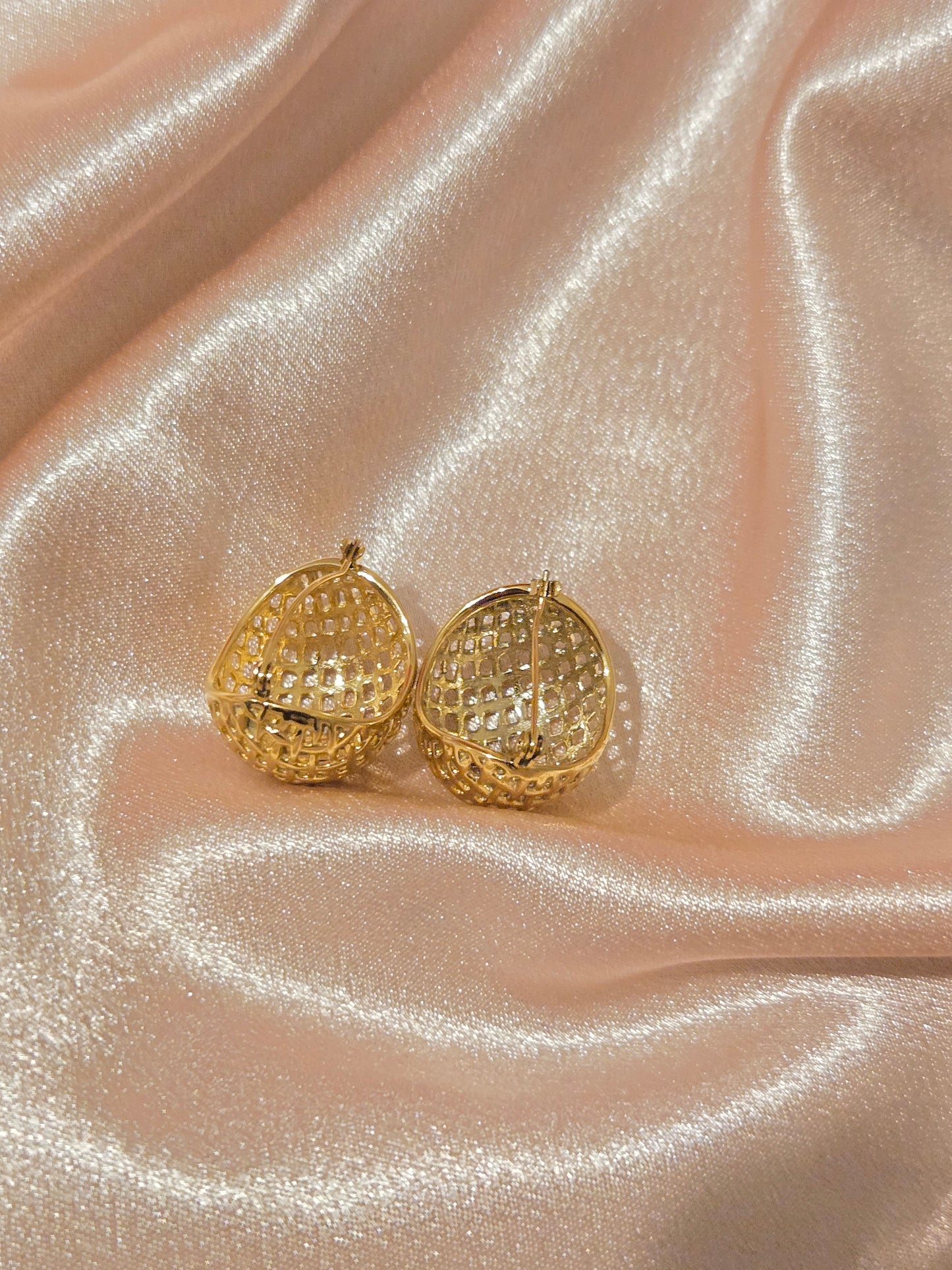 MONA Gold Hoop Earring - 18K Gold Plated