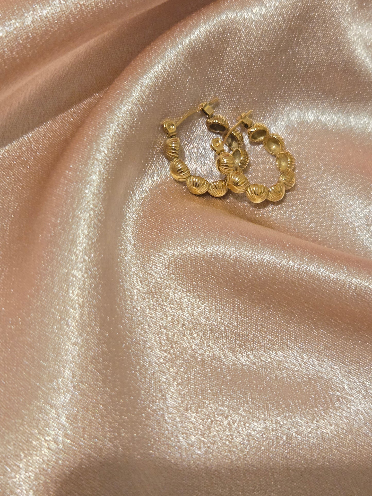 MONA Gold Hoop Earring - 18K Gold Plated