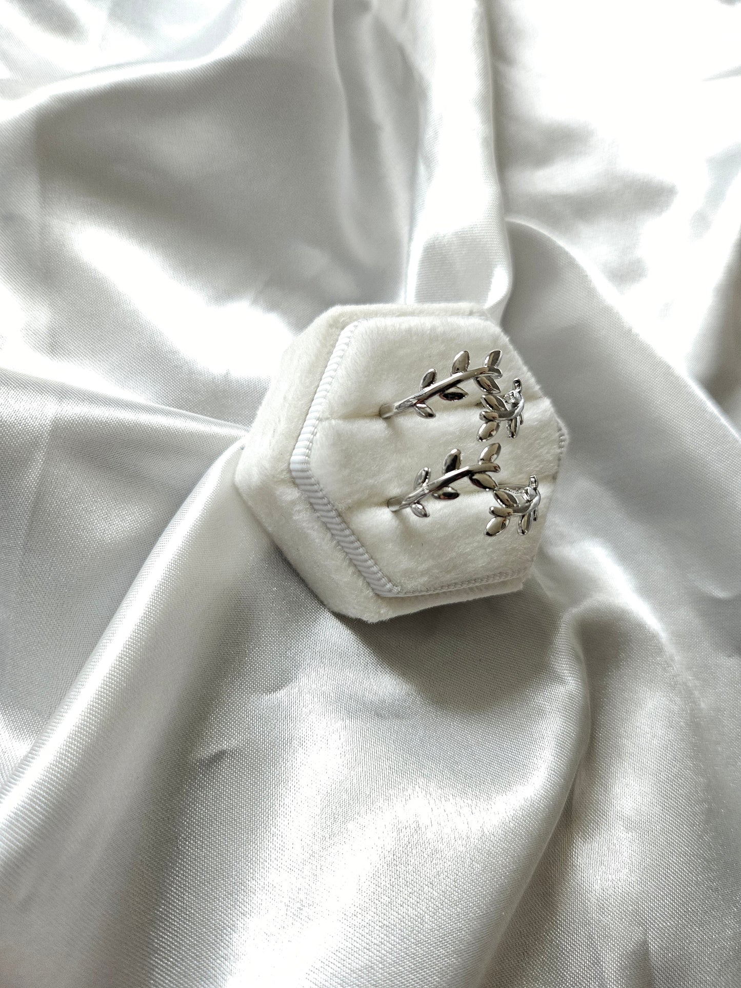 JUNIPER Leaf Resizable Rings - Stainless Steel