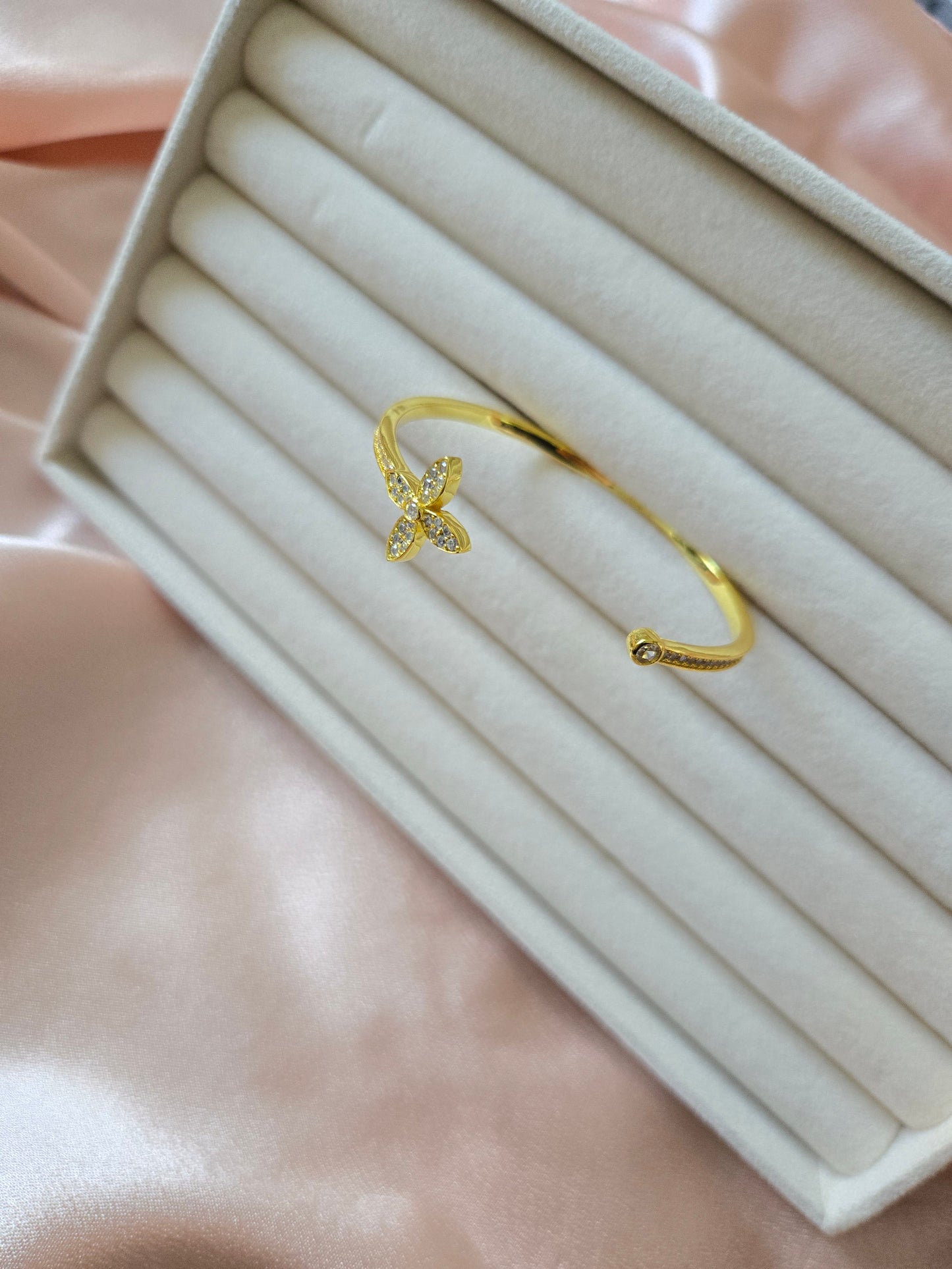 HANA Cuff -18K Gold Plated