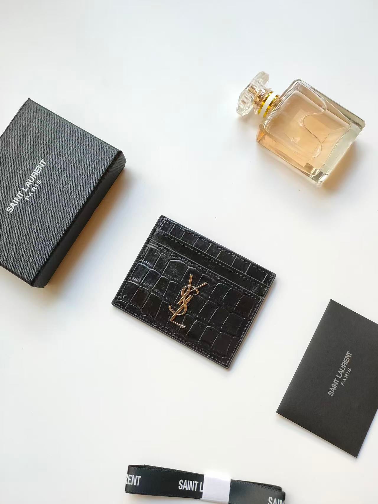 GAZELLE Card Holder - Textured Silver