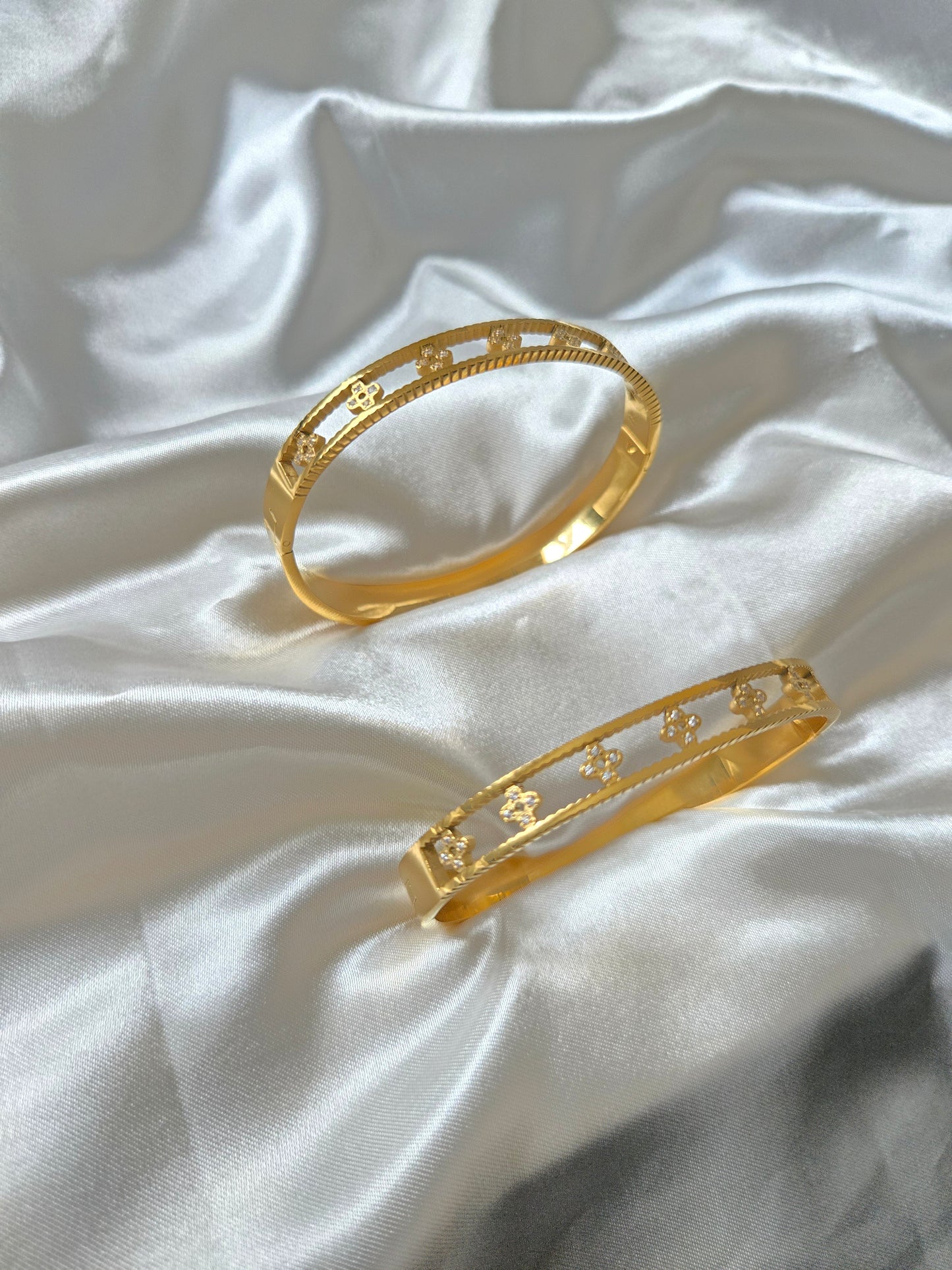 JAMILA - Gold Motif Bangle - Stainless Steel