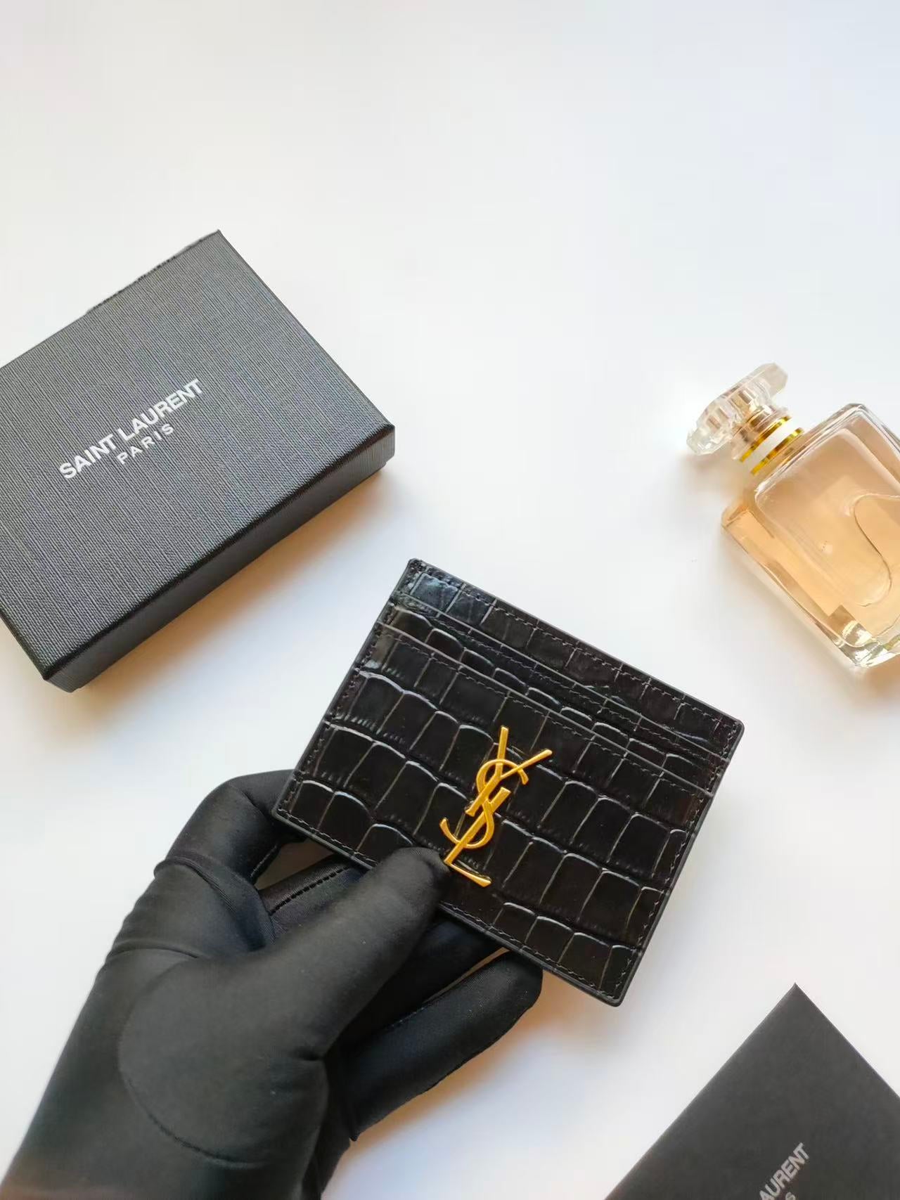 GAZELLE Card Holder - Textured Gold