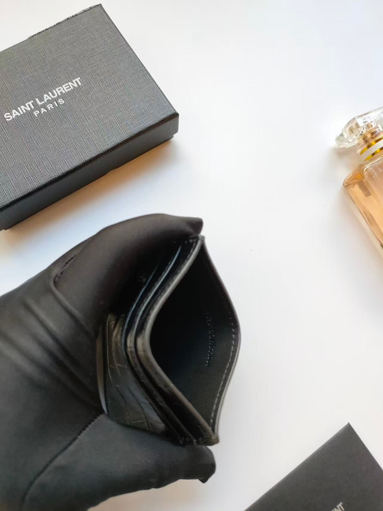 GAZELLE Card Holder - Textured Gold